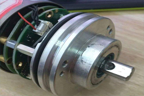 编码器轴锁死并伴随有出现红色粉末出现的故障分析 - 德国Hengstler(亨士乐)授权代理