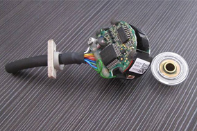 伺服电机编码器具有4根引线的功能。 - 德国Hengstler(亨士乐)授权代理