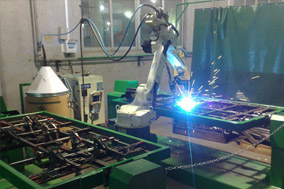 绝对式编码器在焊接机器人中的应用及其优势解析 - 德国Hengstler(亨士乐)授权代理