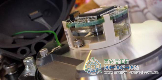 在使用伺服电机编码器过程中，须尽量避免其本体受到任何外力的撞击