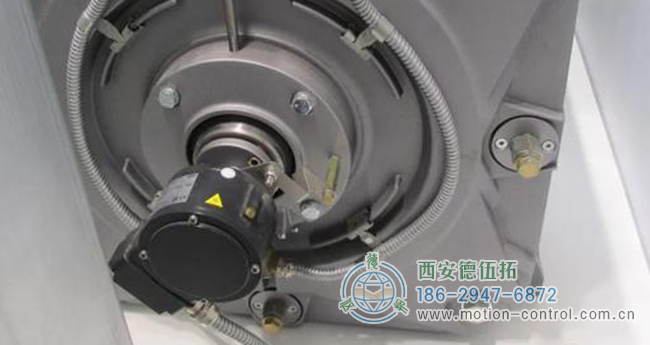 编码器和高性能电机轴端是怎么连接的？