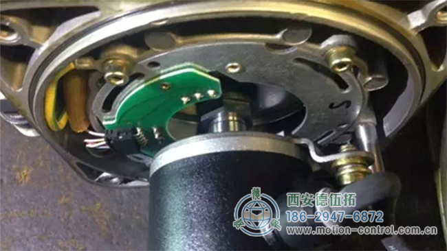 编码器和大功率电机轴端是怎么连接的？