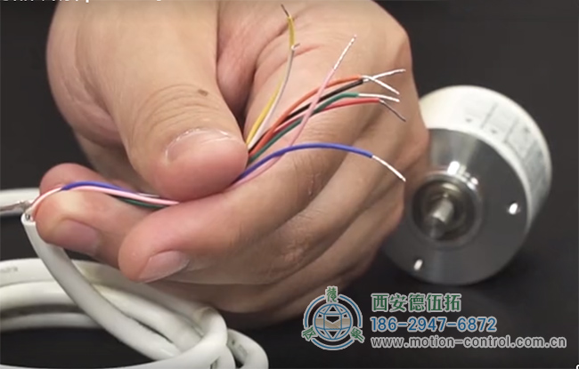 图为亨士乐RI40-EO系列编码器的接线与构造