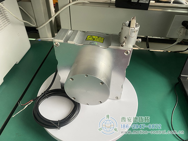 图为拉线位移传感器照片 图为拉线位移传感器照片