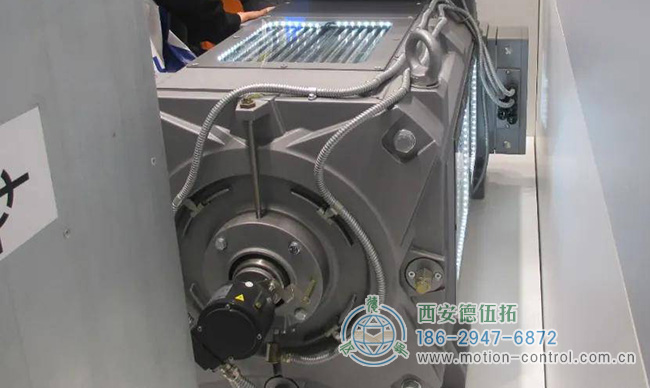 图为用来测速的增量编码器在电机上的安装照片