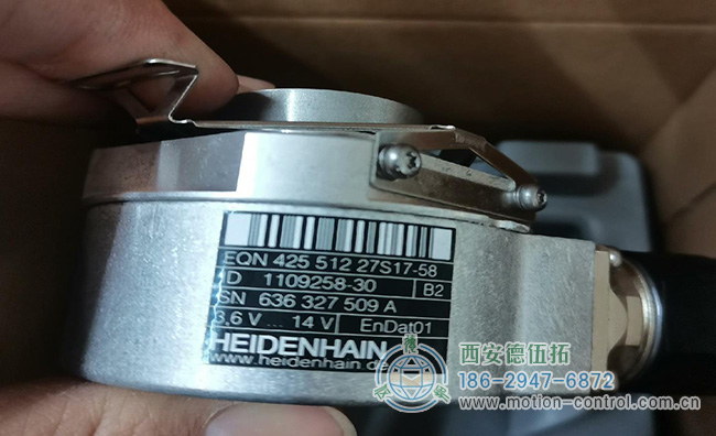 图为一款海德汉空心轴增量编码器照片